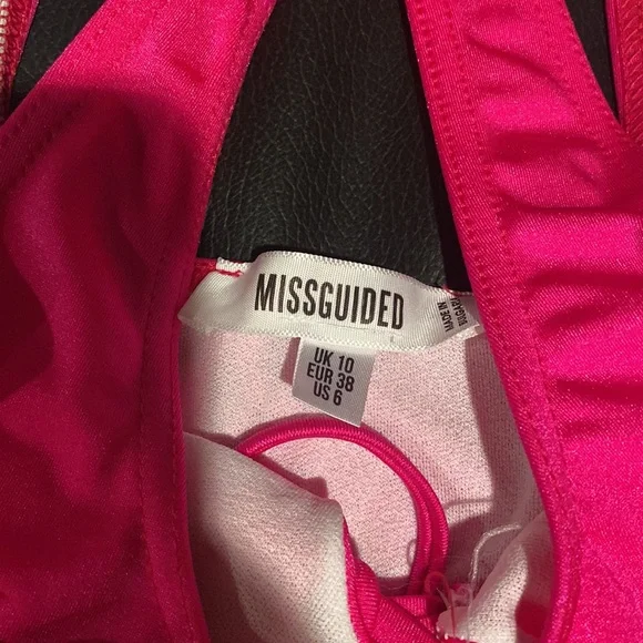 NWOT MISSGUIDED SWIM TOP - Picture 2 of 3